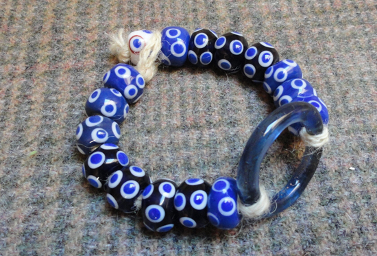 Armkette mit blauem Glasring, Frankreich/Prosnes, Frühlatene